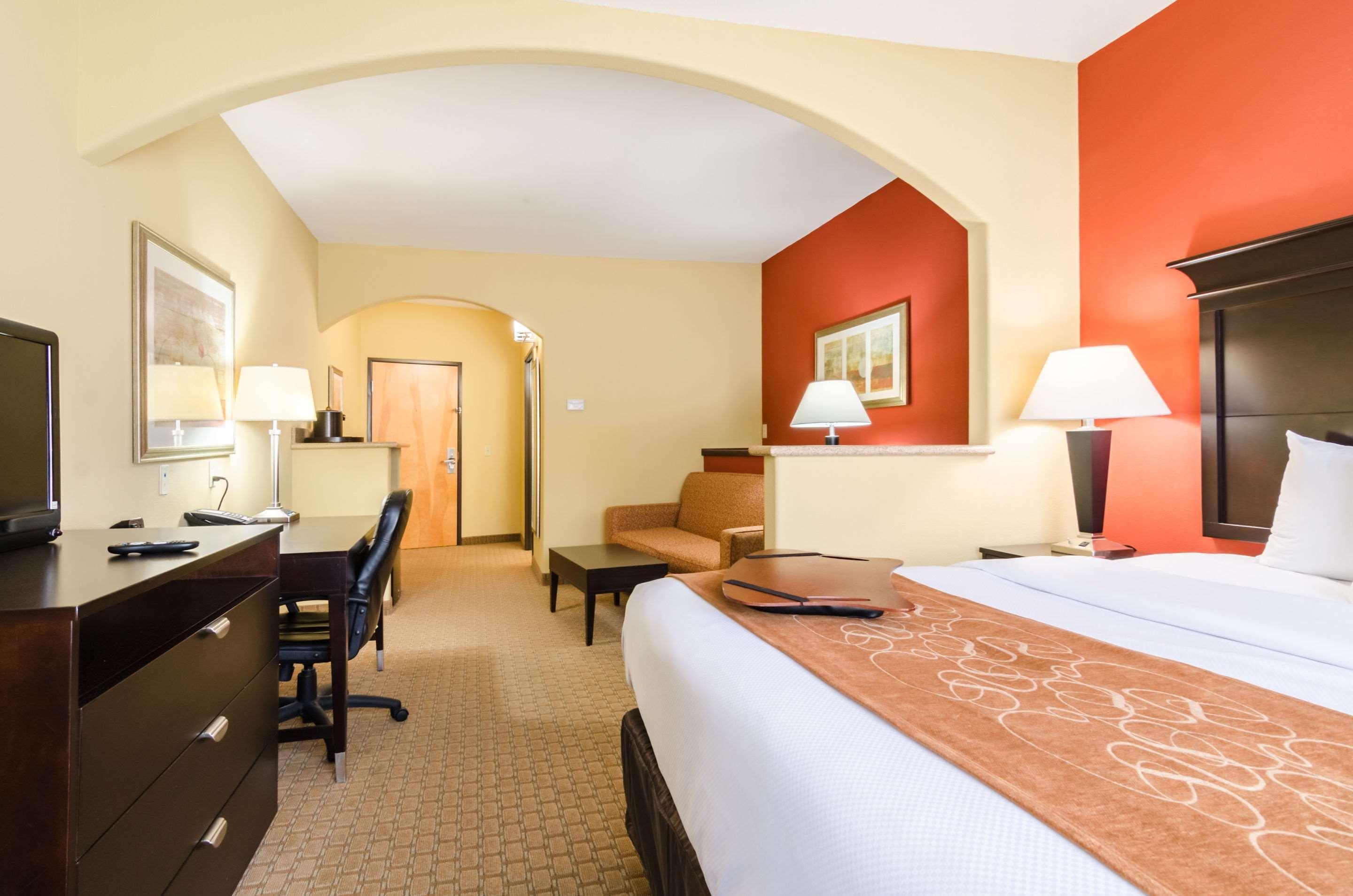 Comfort Suites Salina South Eksteriør billede