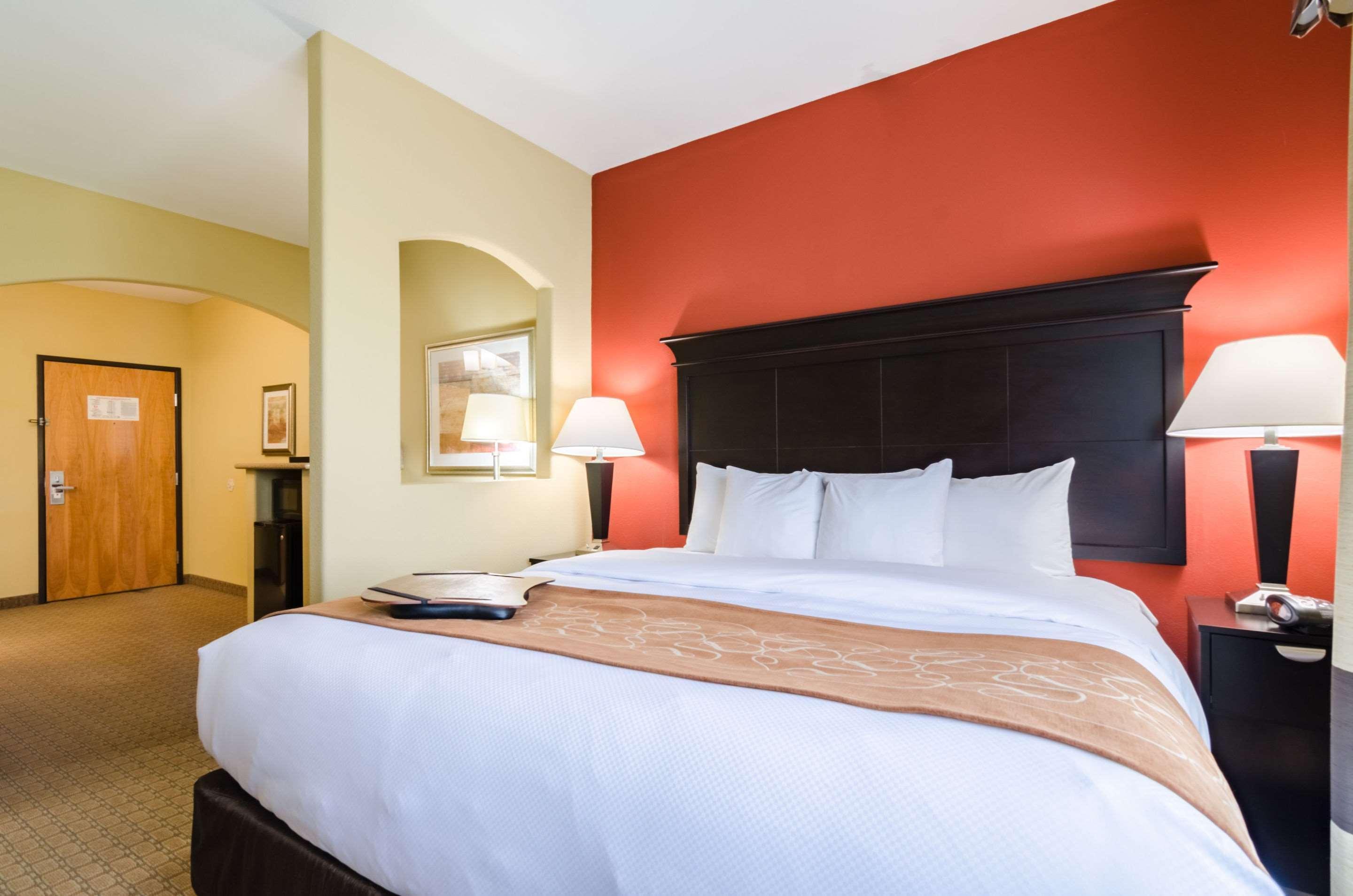 Comfort Suites Salina South Eksteriør billede