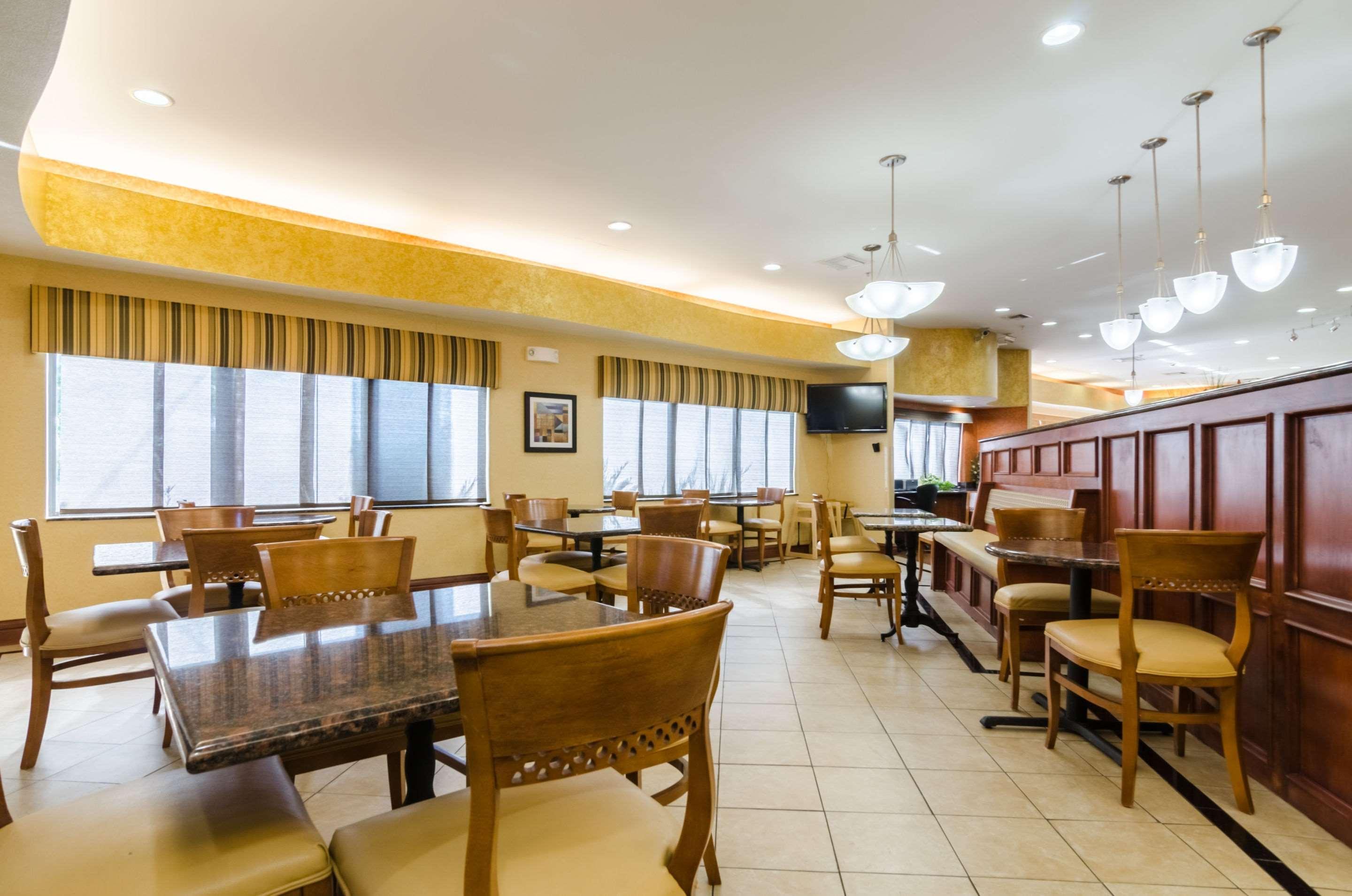 Comfort Suites Salina South Eksteriør billede