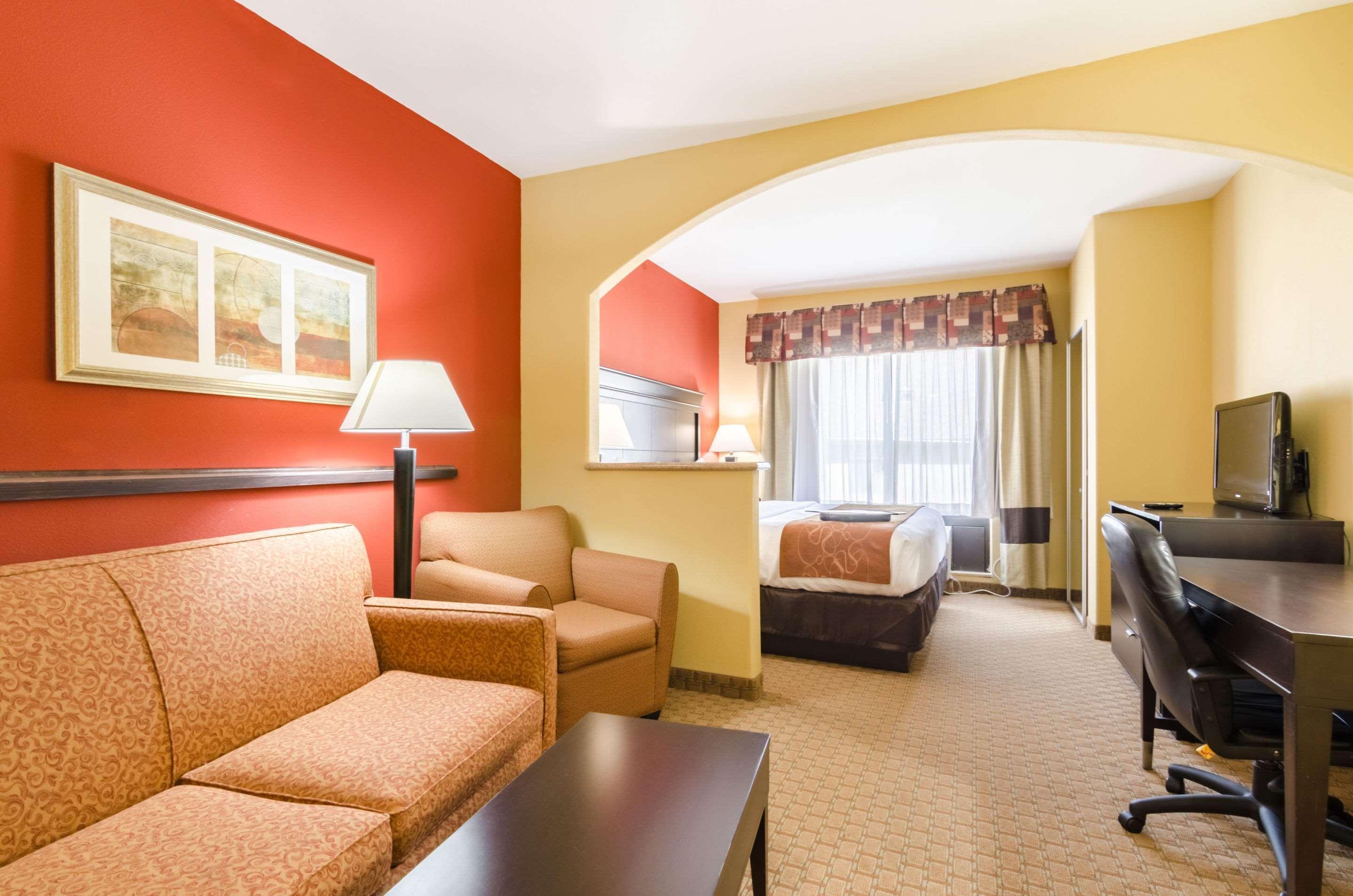 Comfort Suites Salina South Eksteriør billede