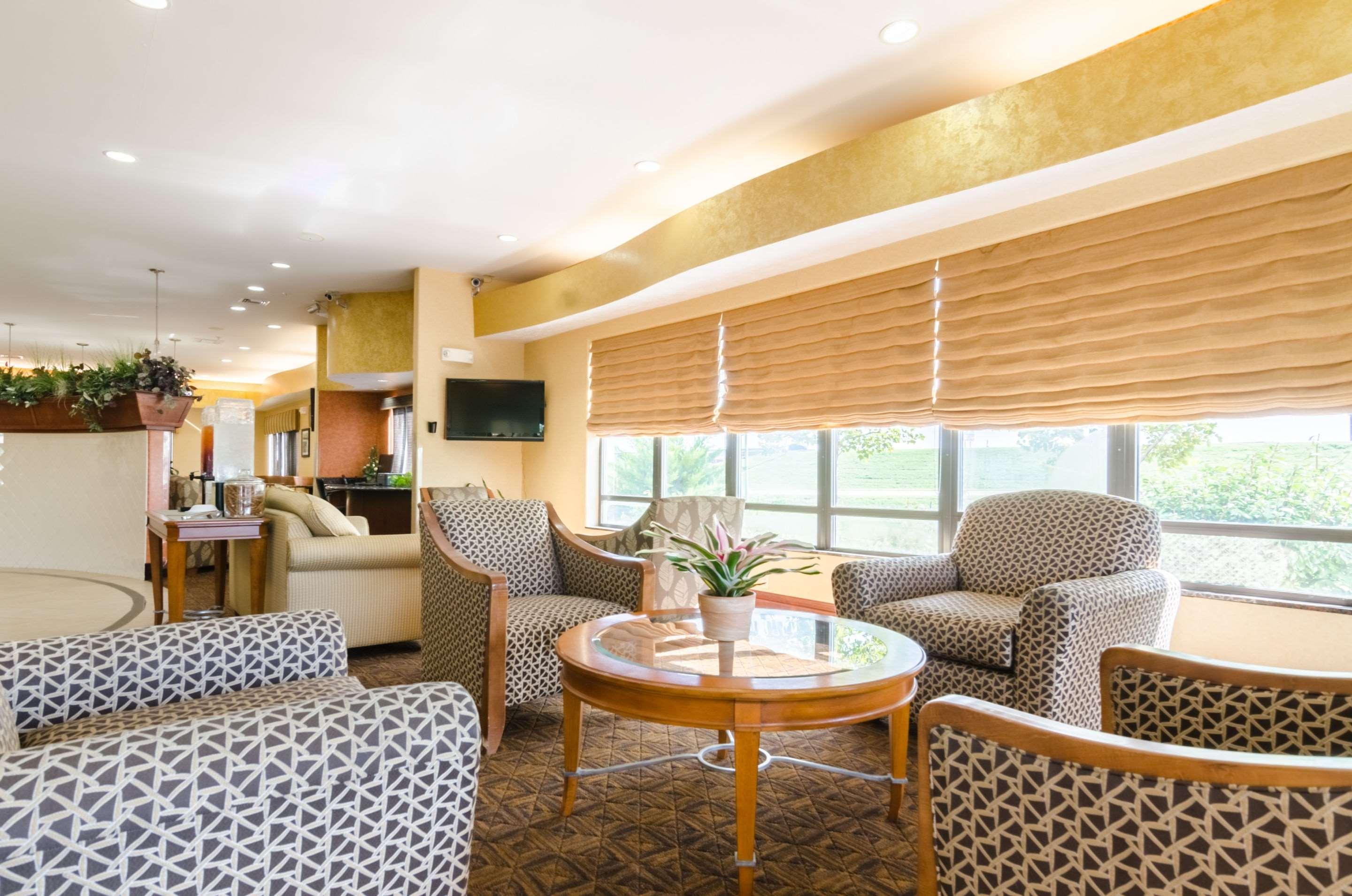 Comfort Suites Salina South Eksteriør billede