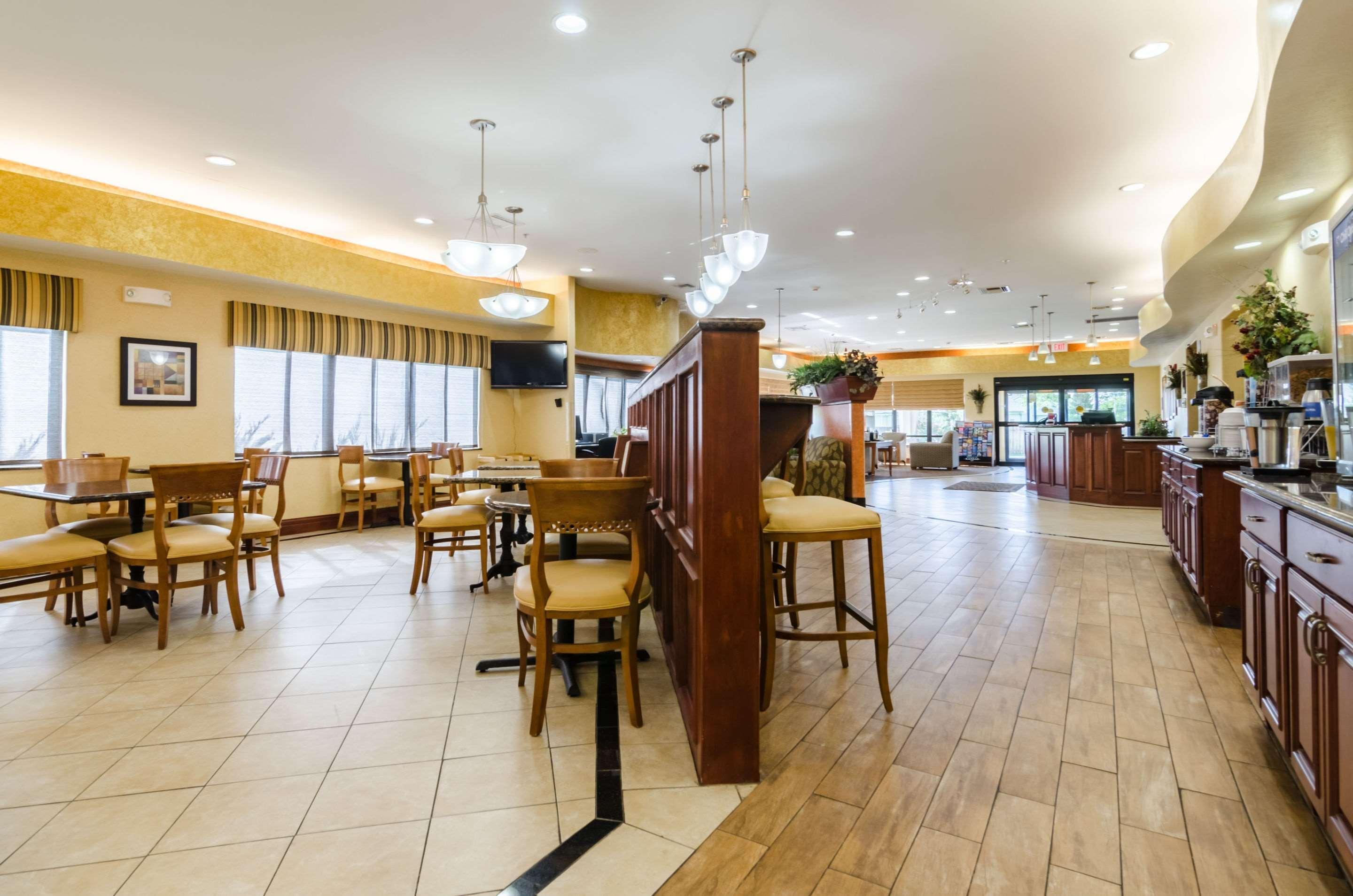 Comfort Suites Salina South Eksteriør billede